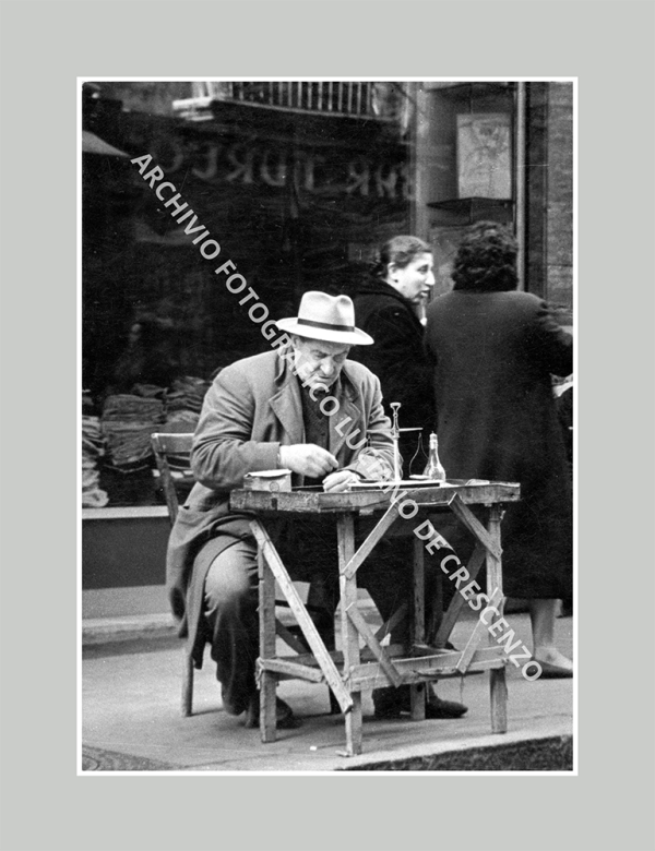 Fotografia &laquo;Il banco dei pegni&raquo;, dall'archivio di Luciano De Crescenzo