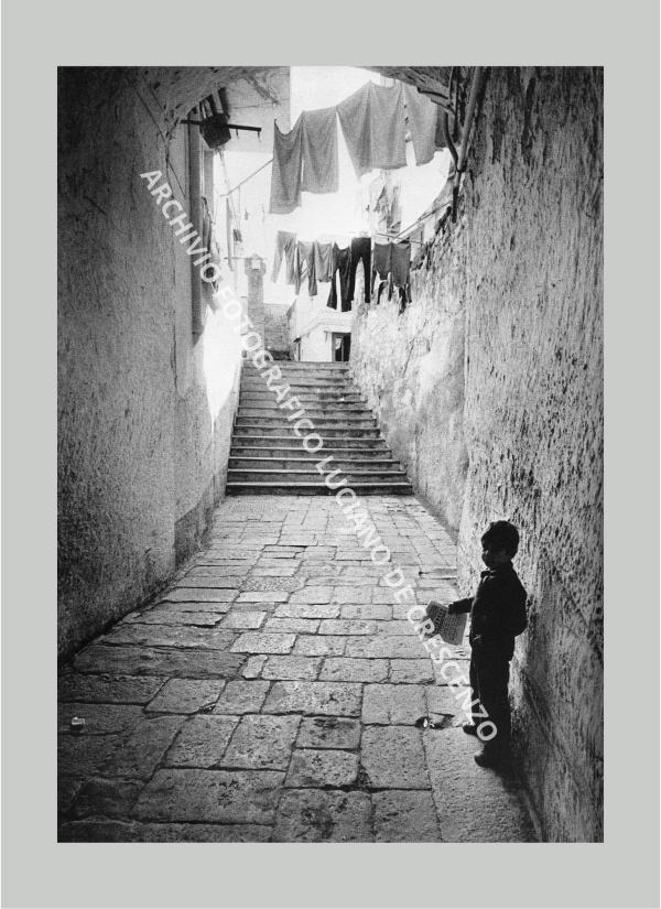 Fotografia &laquo;Attimi napoletani&raquo;, dall'archivio di Luciano De Crescenzo
